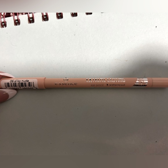 Brand new Extreme Lasting waterproof eye pencil in 06 silky nude - Picture 2 of 4